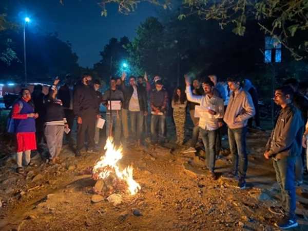 लावण्या आत्महत्या मामला : छात्रों ने जेएनयू और डीयू में सीएम स्टालिन का पुतला फूंका